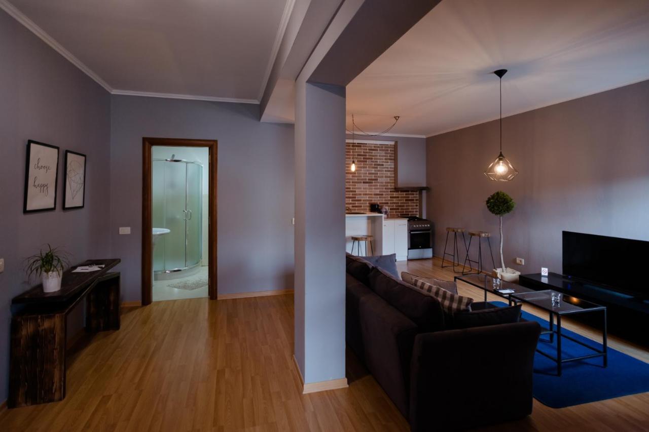7Seven Hotel Korce Esterno foto