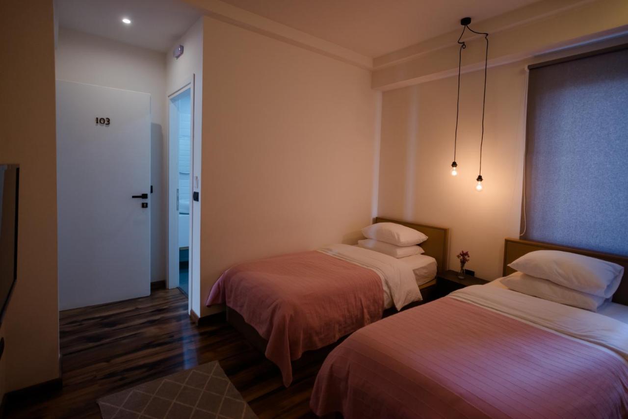 7Seven Hotel Korce Esterno foto