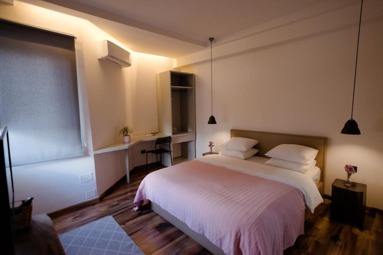 7Seven Hotel Korce Esterno foto