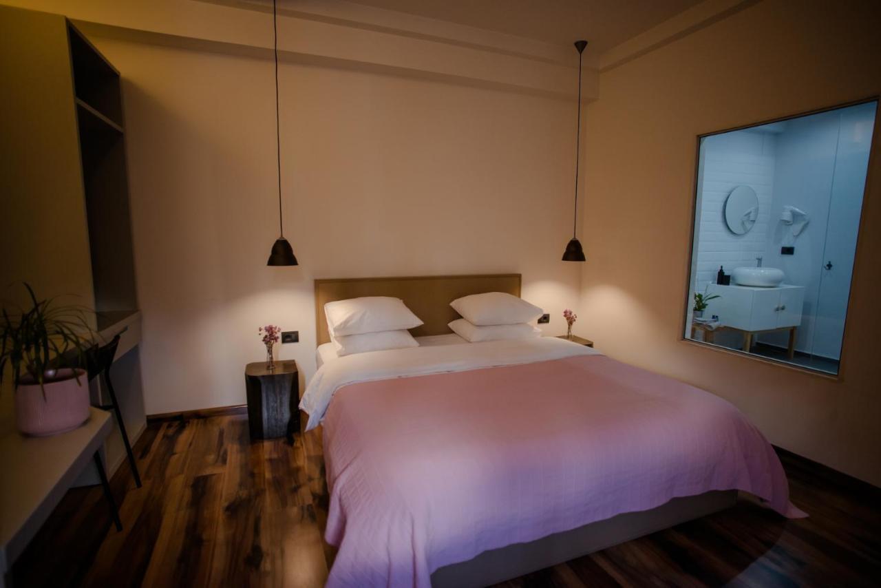 7Seven Hotel Korce Esterno foto
