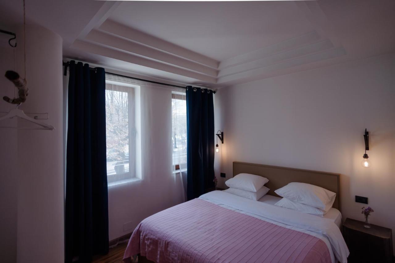 7Seven Hotel Korce Esterno foto