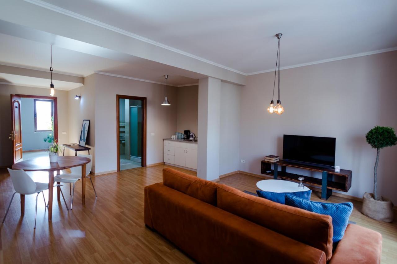7Seven Hotel Korce Esterno foto